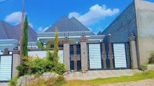 Furnished 5bdrm House in ሰሚት 250ካሬ, Bole for sale