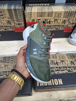New Arrival  
 Under Armour 
 Made in Vietnam 
 Size -- 40 --43