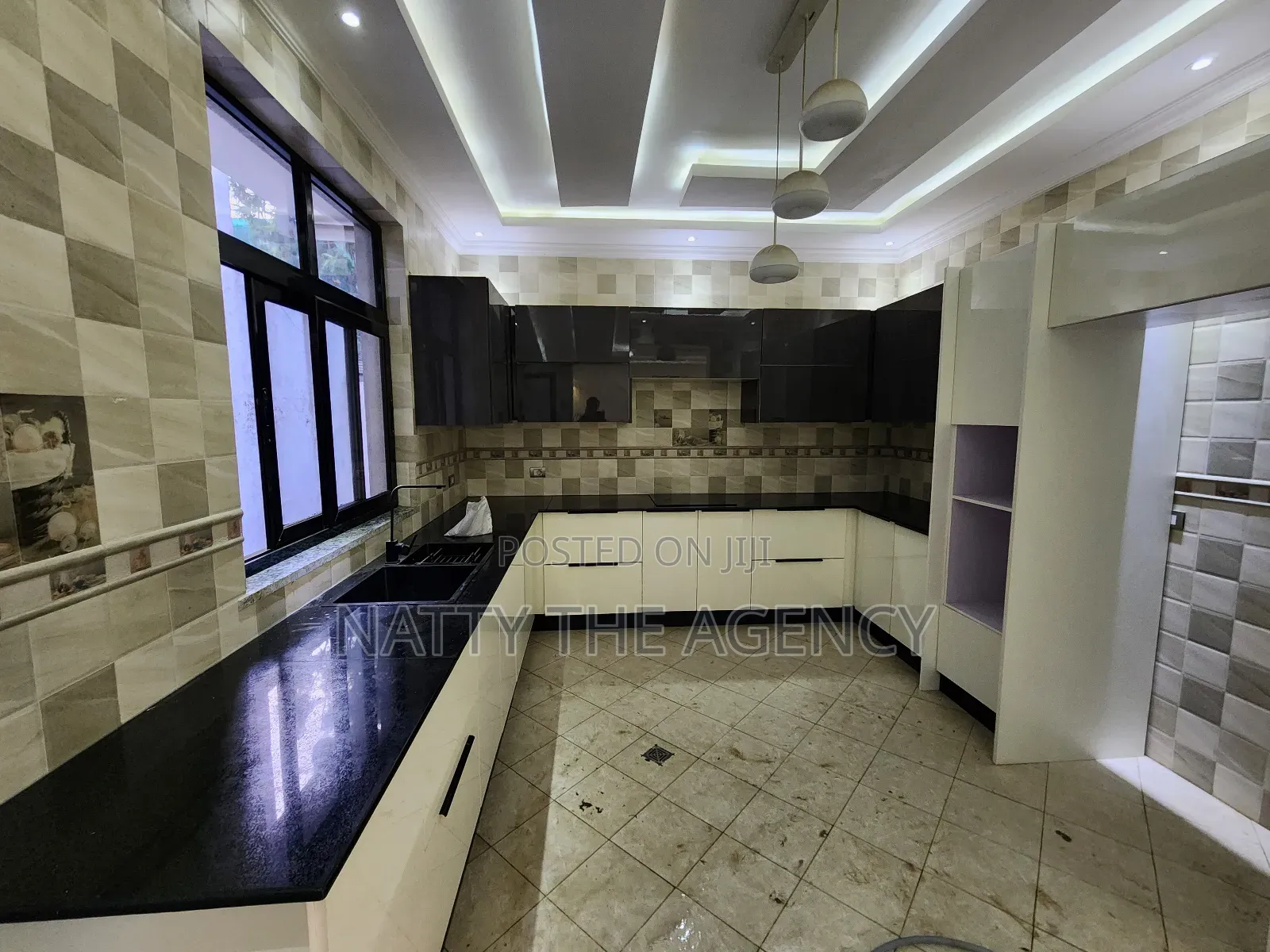 Furnished 13bdrm Mansion in Sumit, Bole for rent