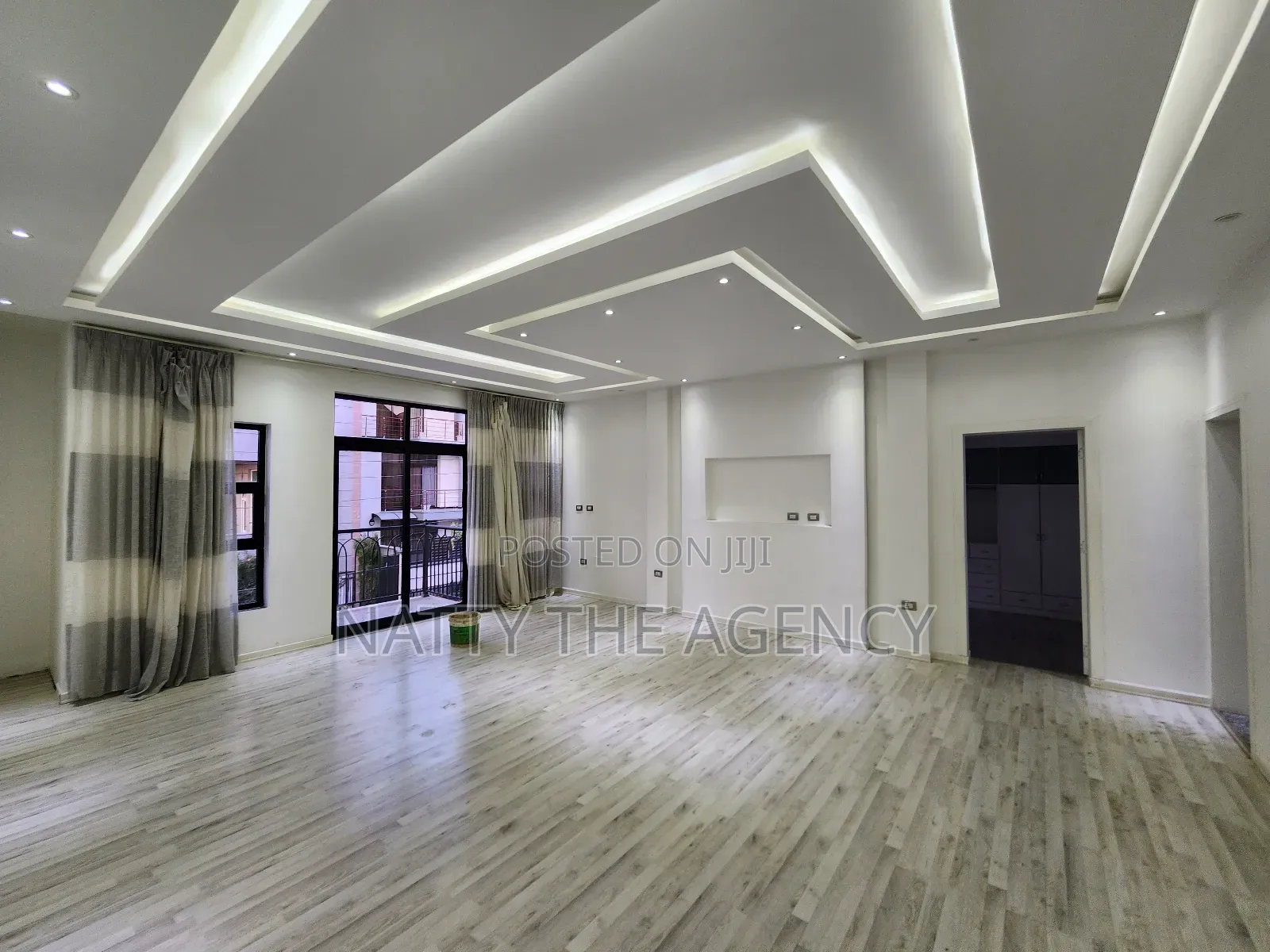 Furnished 13bdrm Mansion in Sumit, Bole for rent