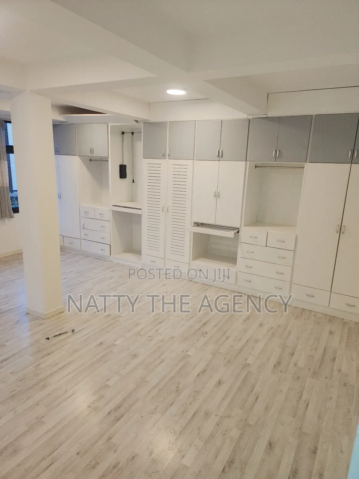 Furnished 13bdrm Mansion in Sumit, Bole for rent