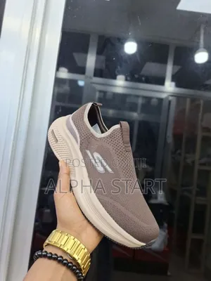 New Arrival Skechers Comfortable Sneakers 
For 3 Color Made in Vietnam