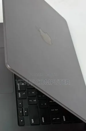 New Laptop Apple MacBook Pro 16GB Apple M4 SSD 512GB