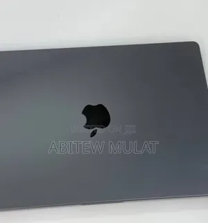 New Laptop Apple MacBook Pro 2024 M4 14-Inch 16GB Apple M4 SSD 512GB