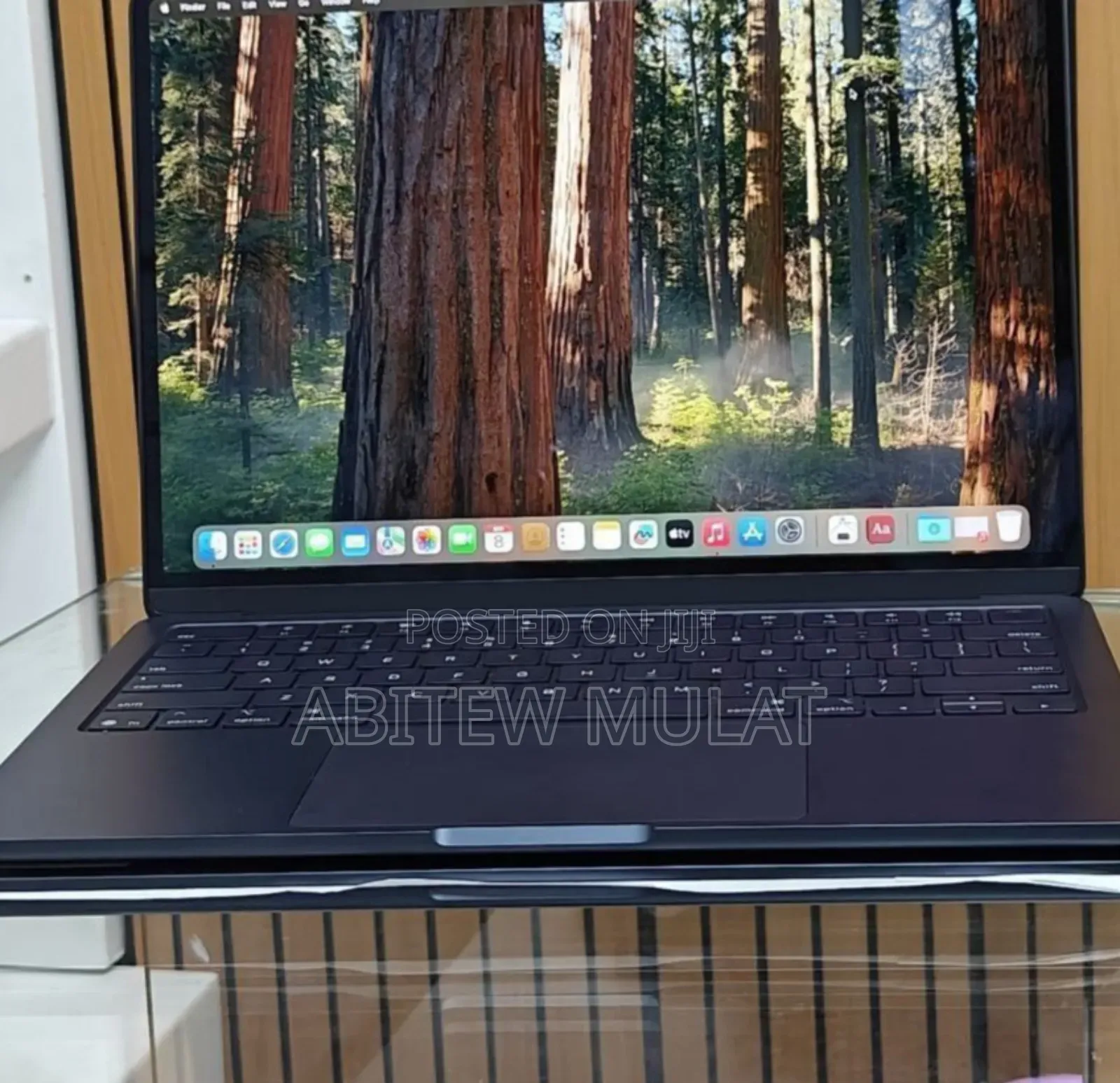 New Laptop Apple MacBook Air 2025 M4 13-Inch 16GB Apple M4 SSD 256GB