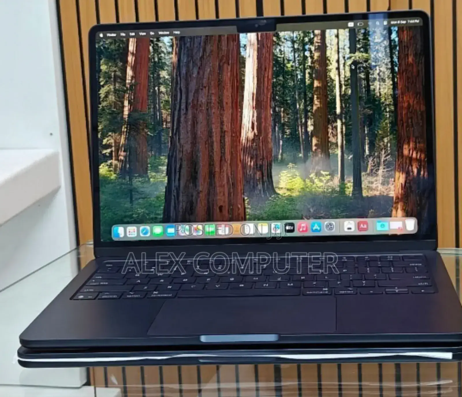 New Laptop Apple MacBook 16GB Apple M4 SSD 256GB