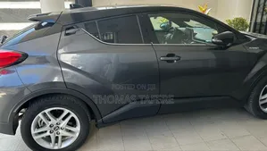 Photo - Toyota C-HR 2024 Gray