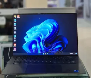 Photo - New Laptop Dell Precision 5570 16GB Intel Core I7 SSD 512GB