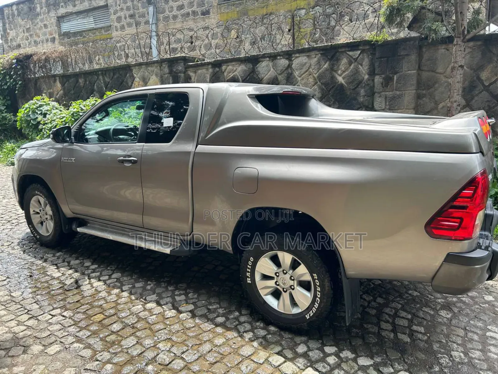 Toyota Hilux 2020 Silver