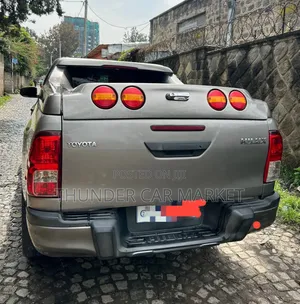 Toyota Hilux 2020 Silver