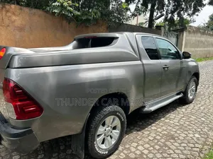 Toyota Hilux 2020 Silver