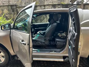 Toyota Hilux 2020 Silver