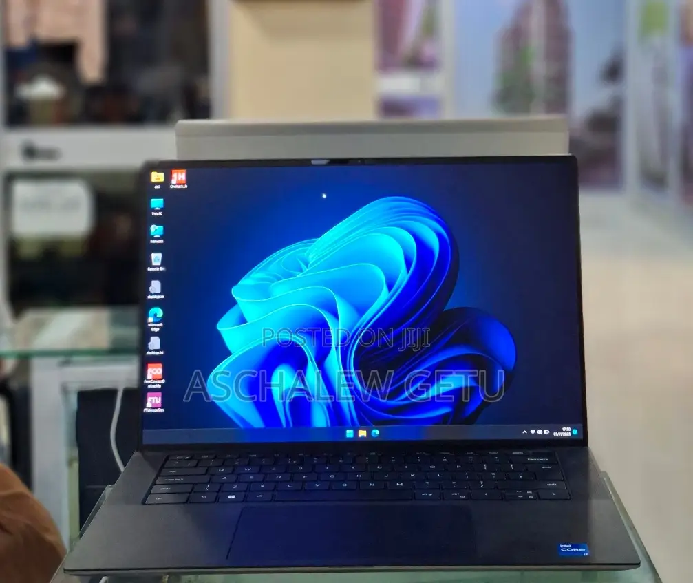 New Laptop Dell Precision 5570 16GB Intel Core I7 SSD 512GB