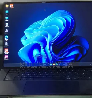 New Laptop Dell Precision 5570 16GB Intel Core I7 SSD 512GB