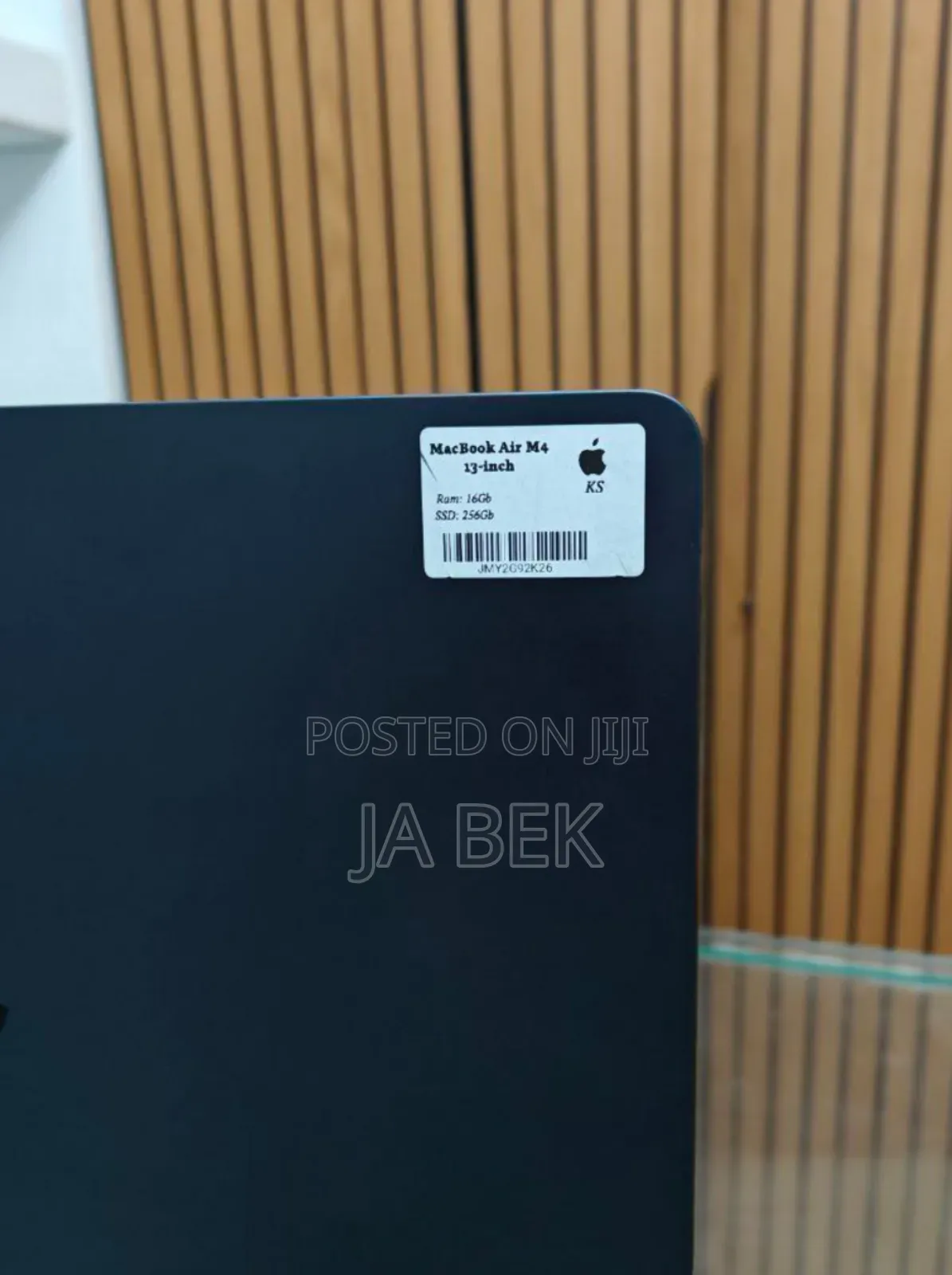 New Laptop Apple MacBook Air 2025 M4 13-Inch 16GB Apple M4 SSD 256GB