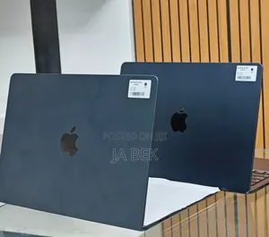 New Laptop Apple MacBook Air 2025 M4 13-Inch 16GB Apple M4 SSD 256GB