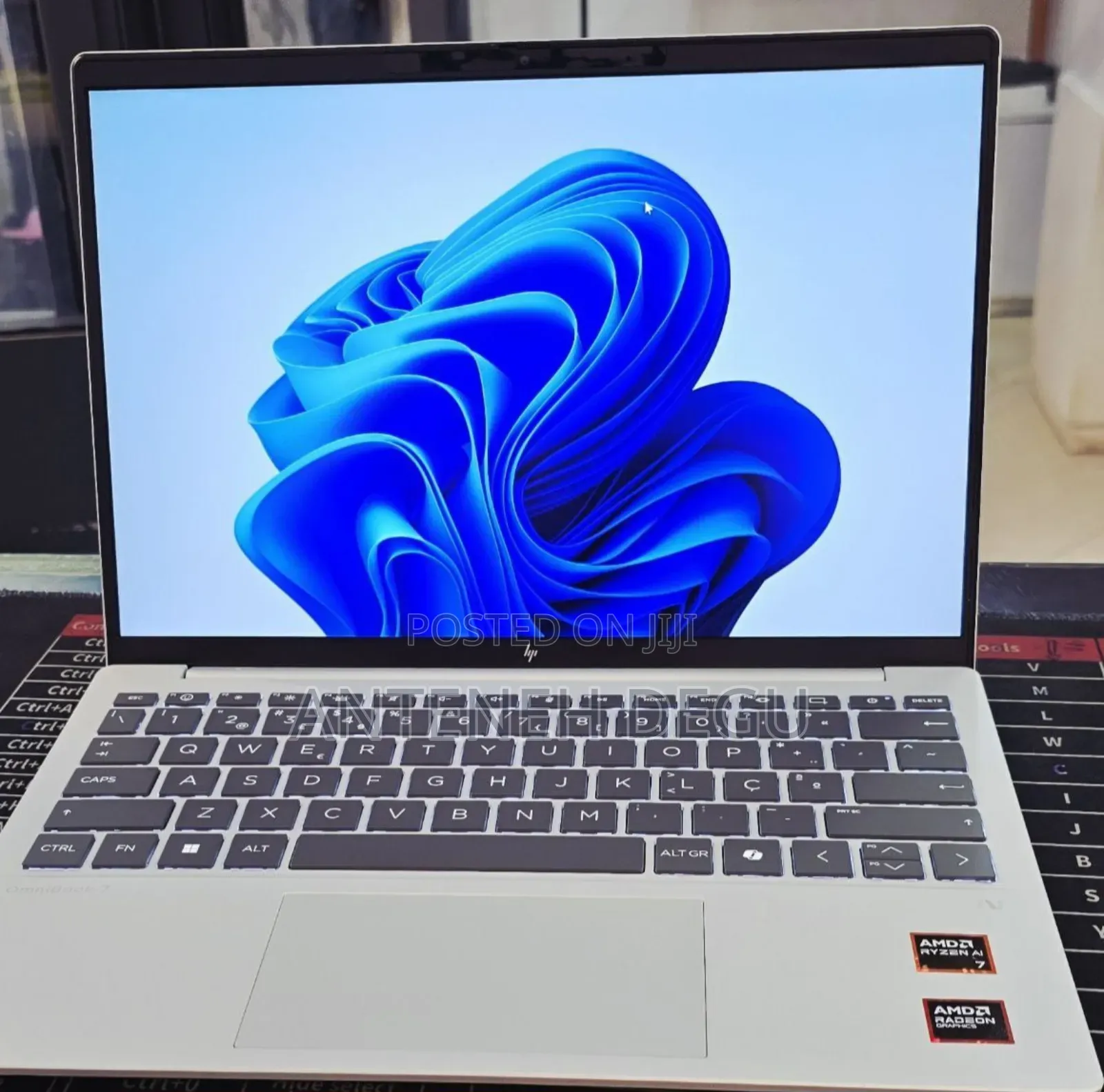 New Laptop HP OmniBook 7 14" 32GB AMD Ryzen 7 SSD 1T