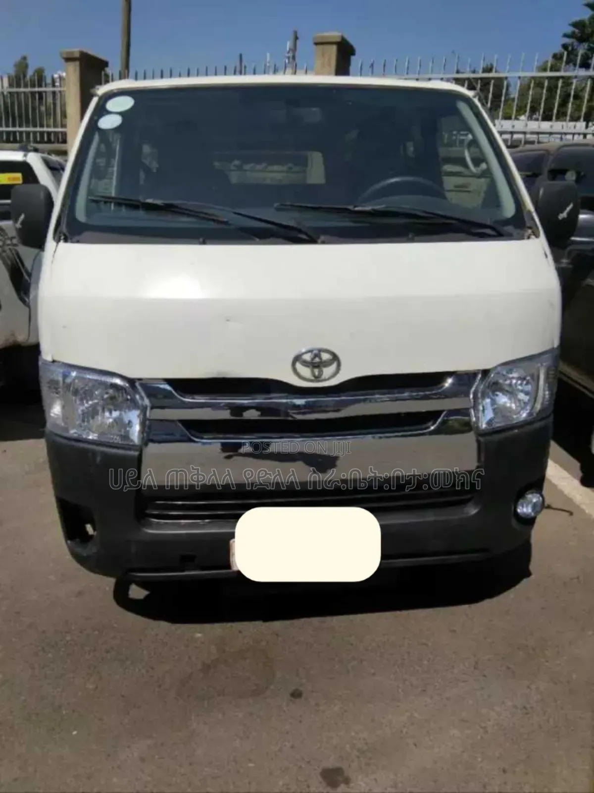 Toyota HiAce 2007 White