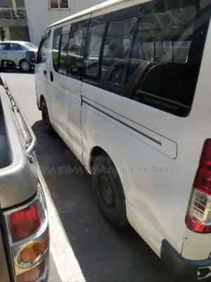 Toyota HiAce 2007 White