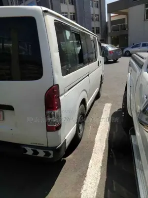 Toyota HiAce 2007 White