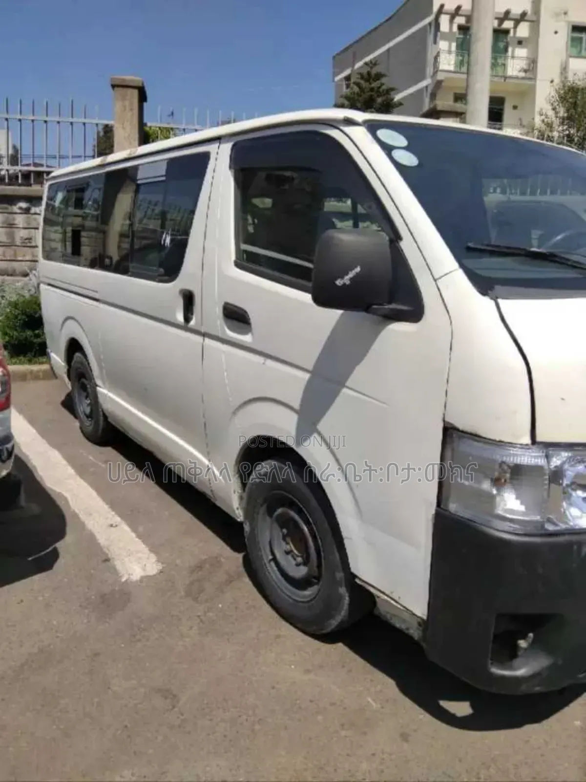 Toyota HiAce 2007 White