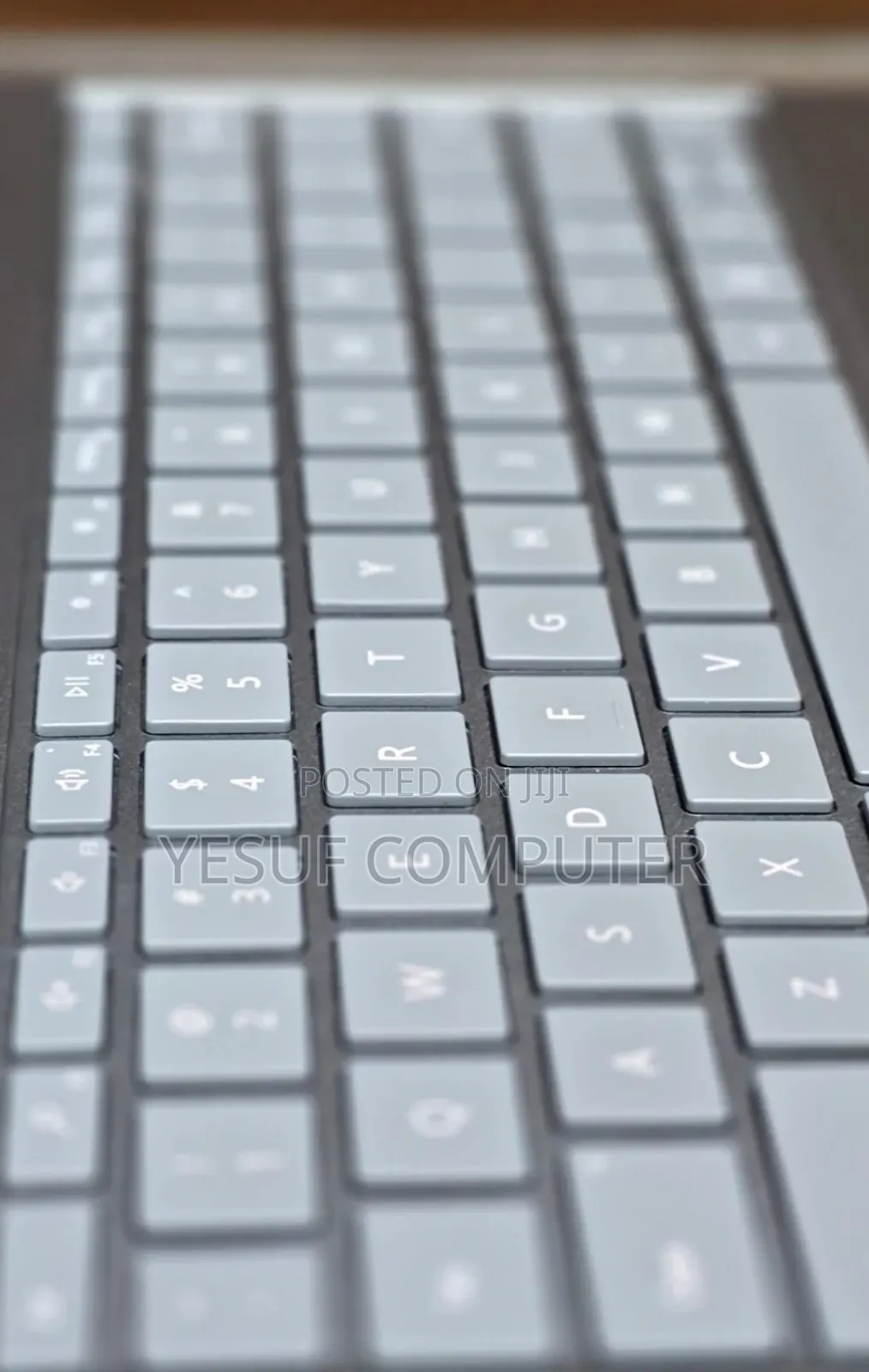 New Laptop Microsoft Surface 8GB Intel Core I5 SSD 256GB