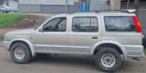 Ford Everest 2006 Gold