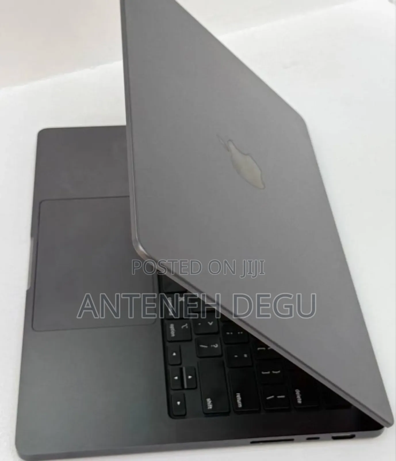 New Laptop Apple MacBook 16GB Apple M4 SSD 512GB