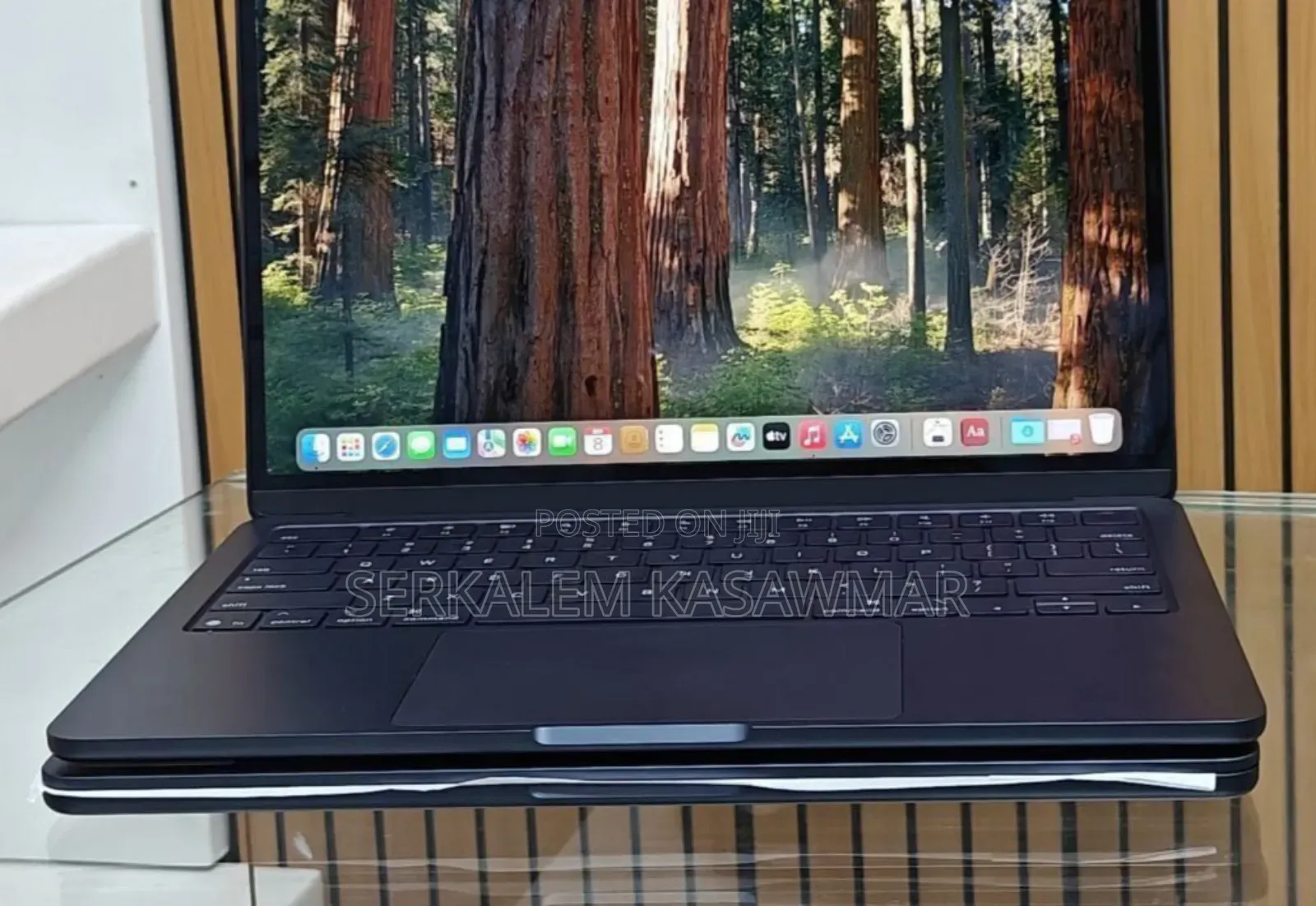 New Laptop Apple MacBook Air 2025 M4 13-Inch 16GB Apple M4 SSD 256GB