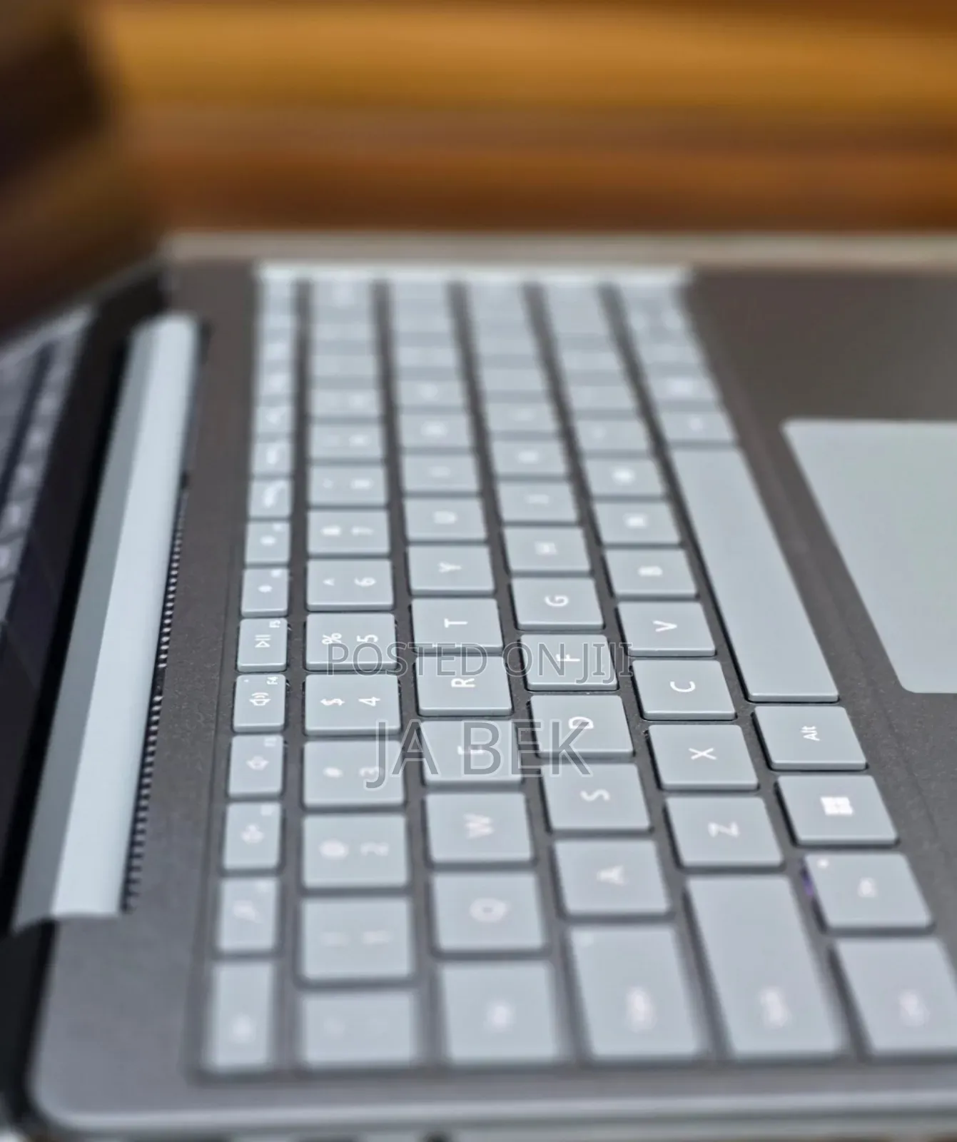 New Laptop Microsoft Surface 8GB Intel Core I5 SSD 256GB