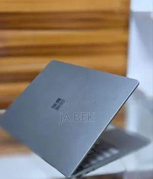 New Laptop Microsoft Surface 8GB Intel Core I5 SSD 256GB