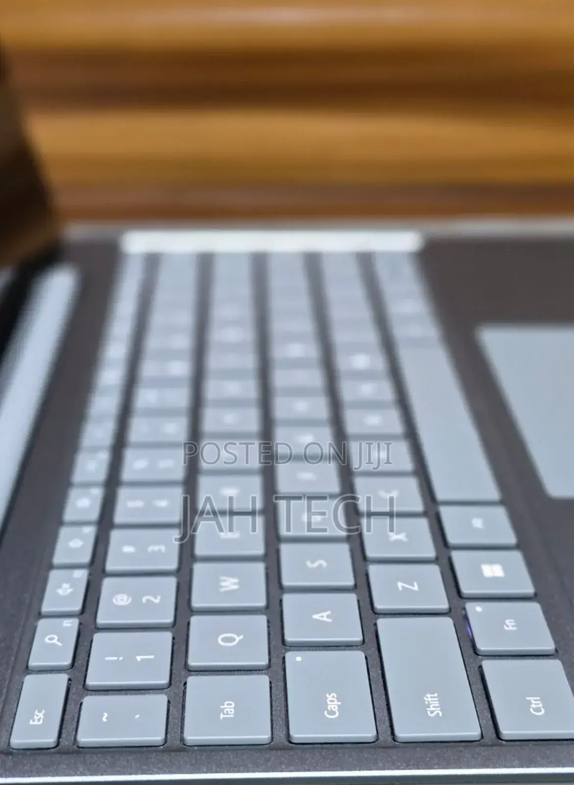 New Laptop Microsoft Surface 8GB Intel Core I5 SSD 256GB