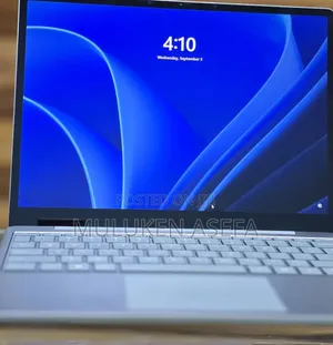 New Laptop Microsoft Surface 8GB Intel Core I5 SSD 256GB