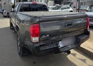 Toyota Tacoma 2020 Gray