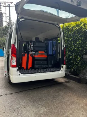 Toyota HiAce 2022 White