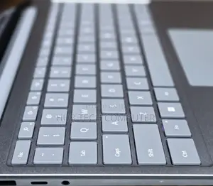 New Laptop Microsoft Surface 8GB Intel Core I7 SSD 256GB