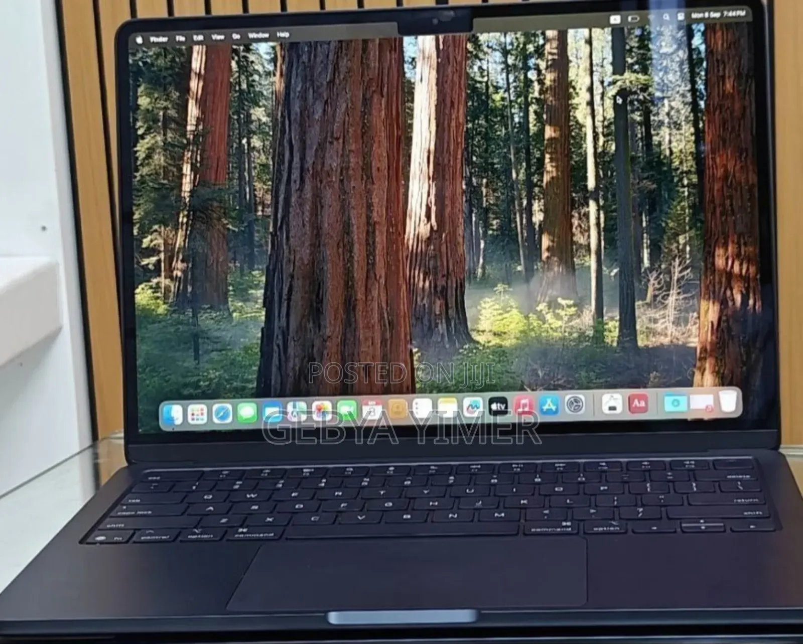 New Laptop Apple MacBook Air 2025 M4 13-Inch 16GB Apple M4 SSD 256GB