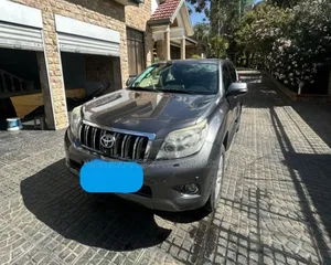Photo - Toyota Land Cruiser Prado 2011 Gray