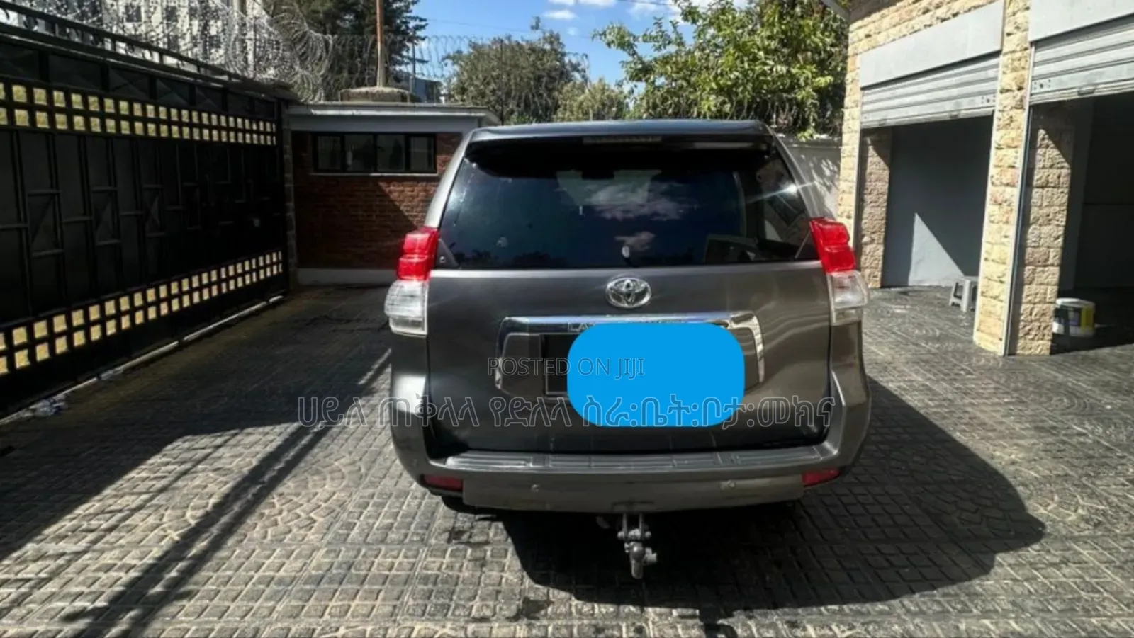 Toyota Land Cruiser Prado 2011 Gray