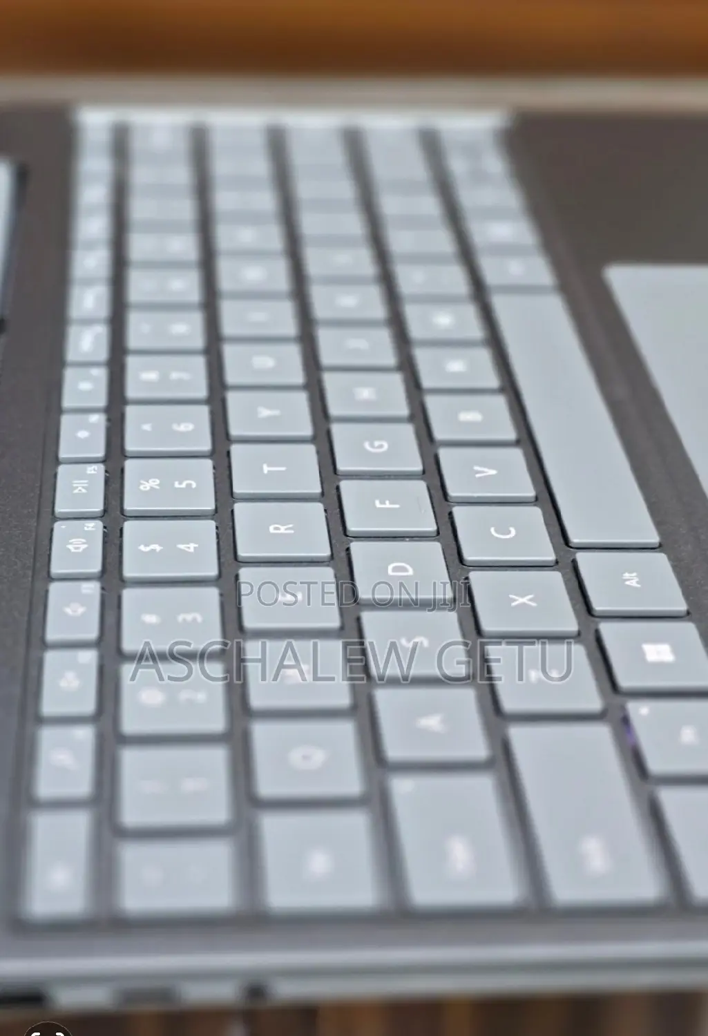 New Laptop Microsoft Surface 8GB Intel Core I5 SSD 256GB