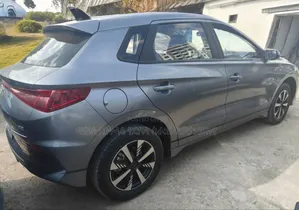 BYD E2 43 kWh 94 hp FWD 2025 Beige