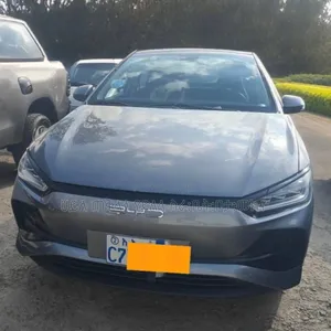 BYD E2 43 kWh 94 hp FWD 2025 Beige