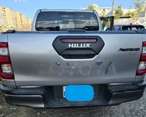 Toyota Hilux 2021 Silver