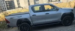 Toyota Hilux 2021 Silver