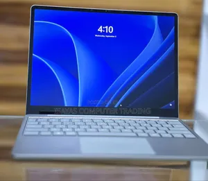 New Laptop Microsoft Surface 8GB Intel Core I5 SSD 256GB