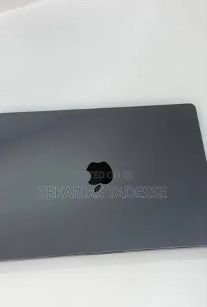 New Apple MacBook Pro 2024 M4 14-Inch 8GB Intel Core I7 SSD 512GB