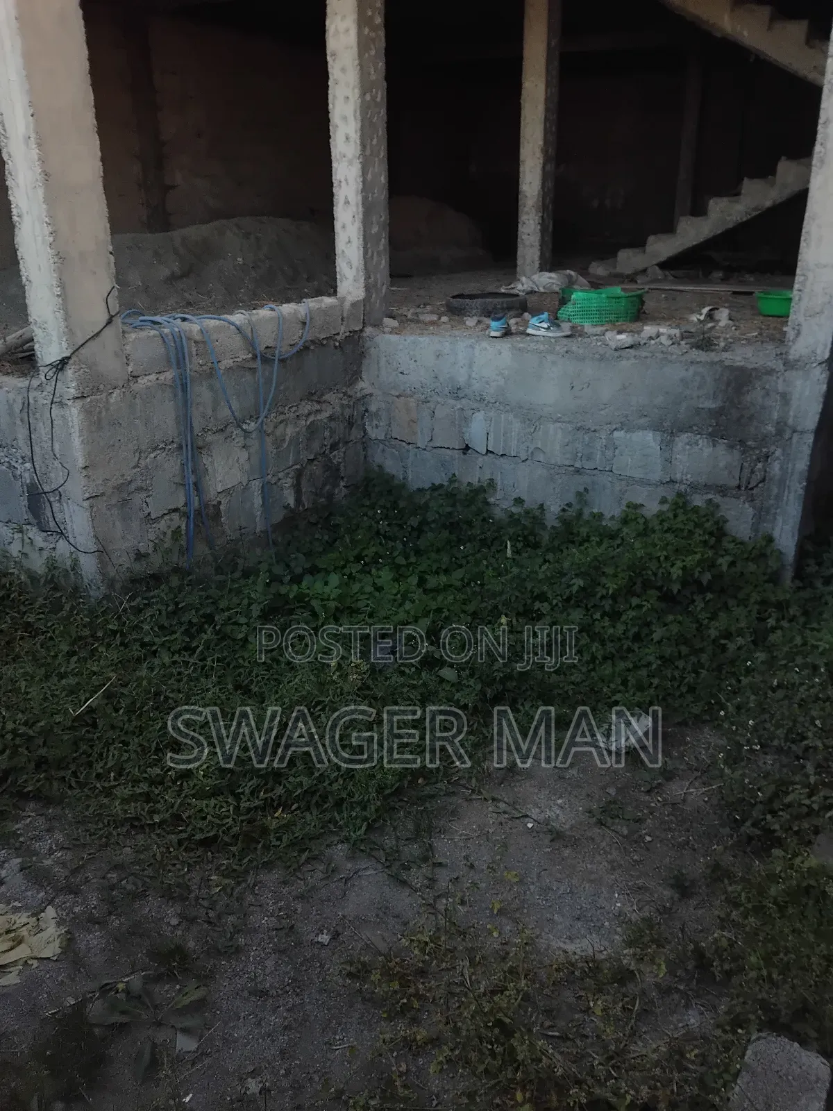 7bdrm Townhouse/Terrace in Tafo, Yeka for sale