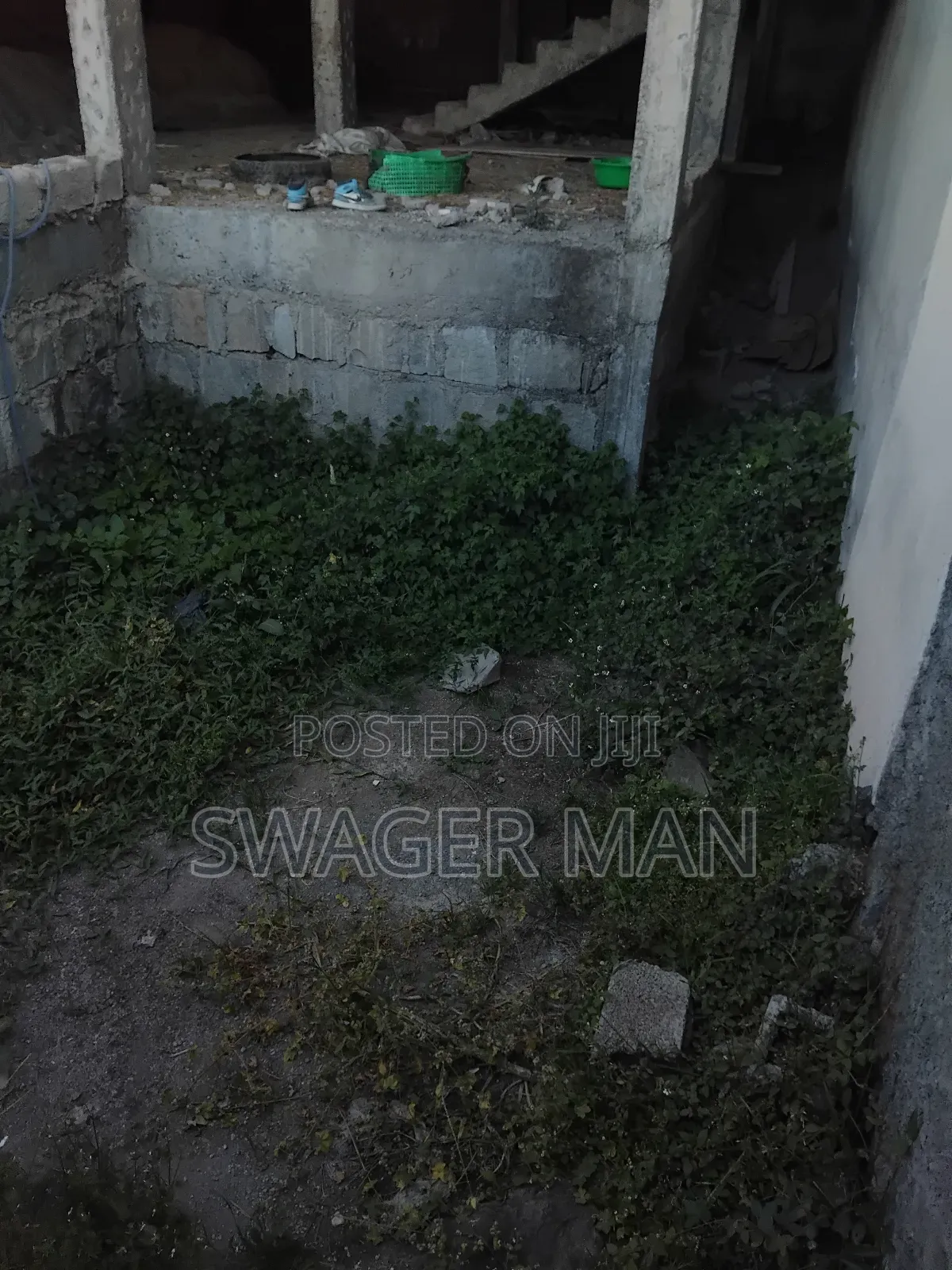 7bdrm Townhouse/Terrace in Tafo, Yeka for sale