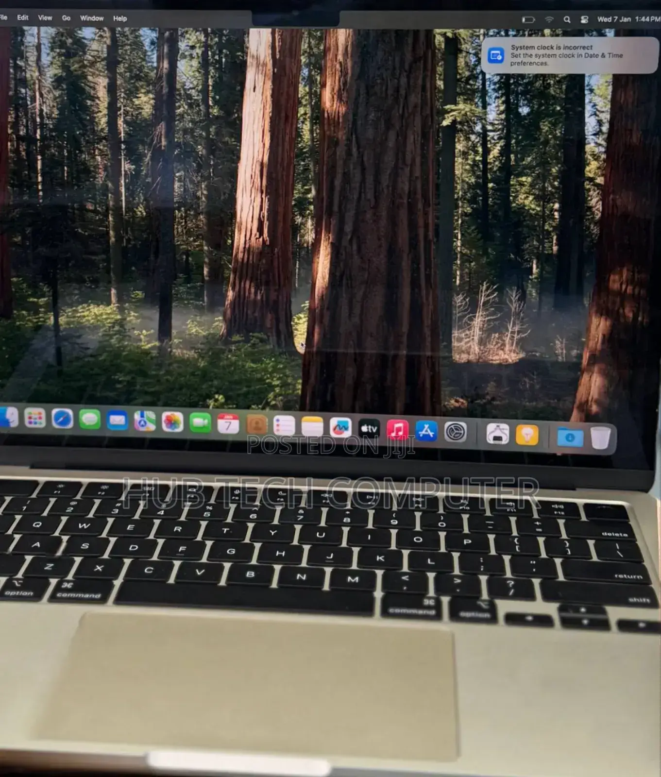 New Laptop Apple MacBook Air 2025 M4 13-inch 16GB Apple M4 SSD 256GB