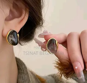 Fashionable 2025 Earing